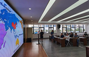 集萃（昆山）工业升级增进中心携电子科技大学专家赴J9集团光电开展产学研对接